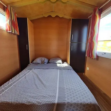 Comfortable Roulotte Chevres Du Vermois *